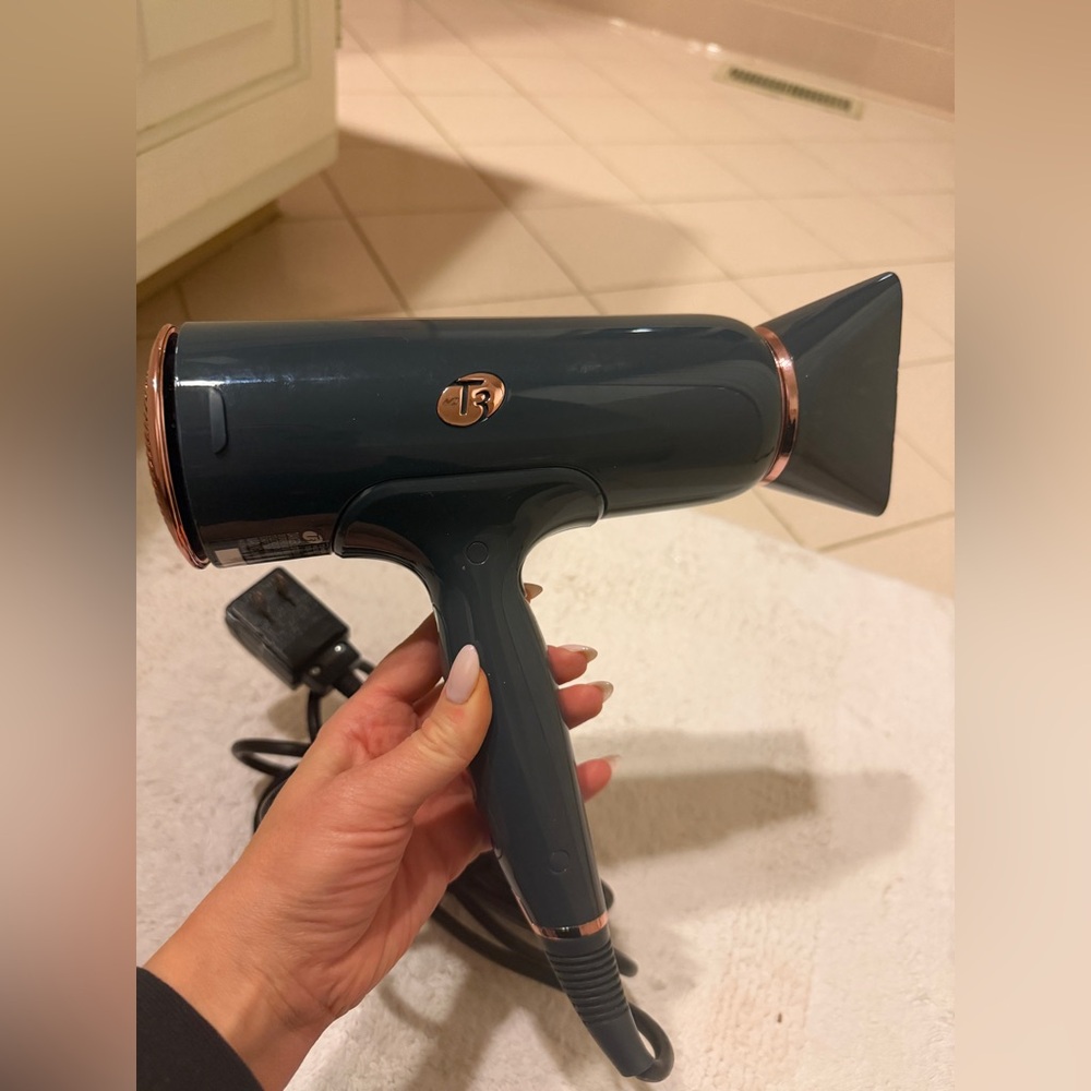 T3 Micro Cura Luxe Hair Dryer Blow Dryer in Charcoal and Rose Gold